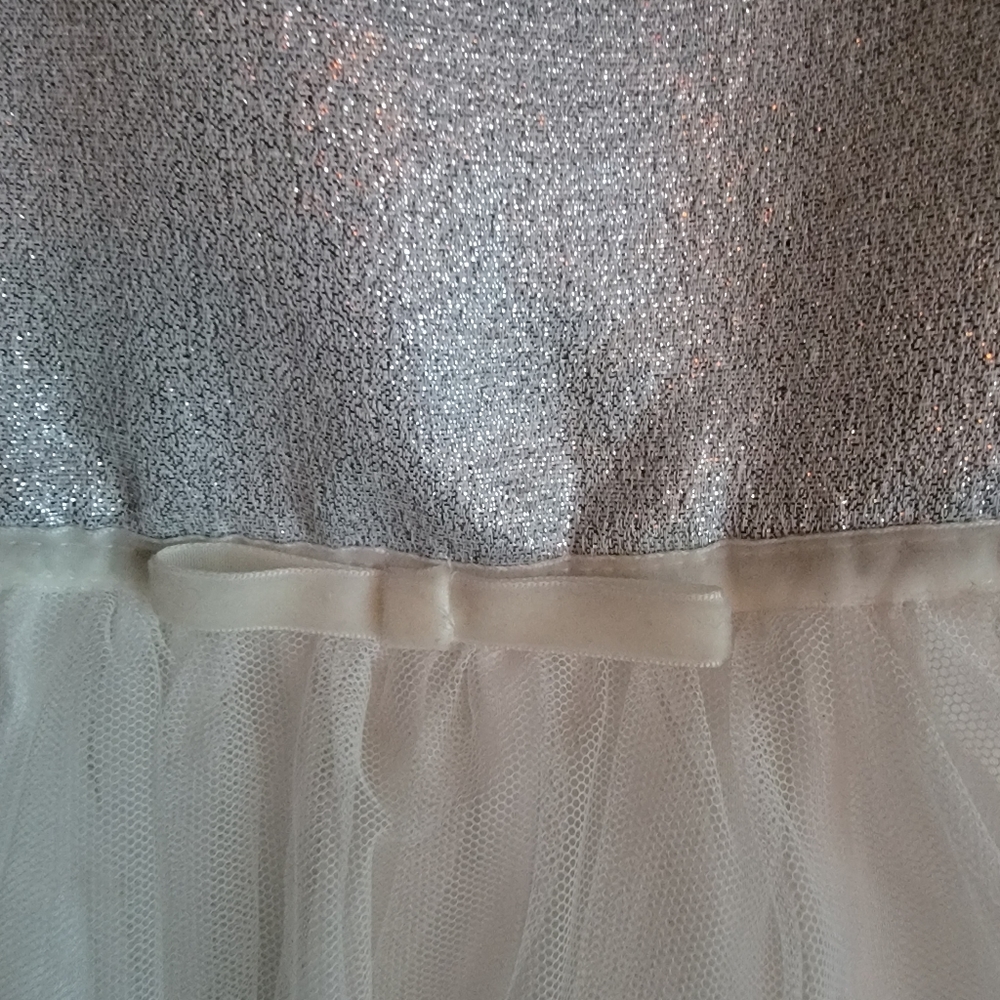 Dress - Picture 4 of 7